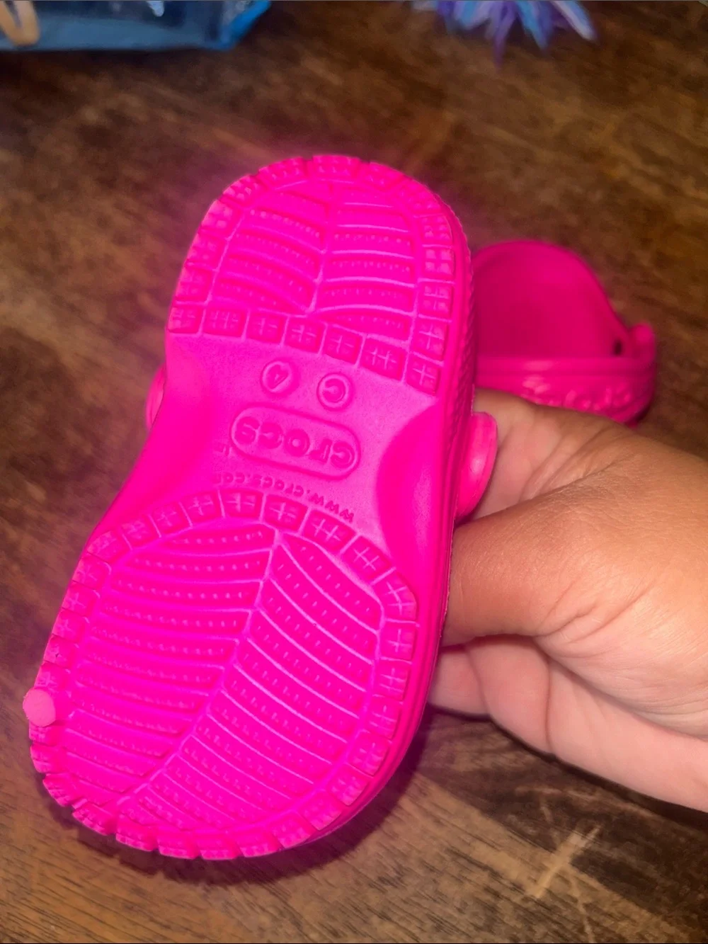 CROCS Kids Classic Clog in Bright Pink